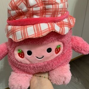 Bumbumz strawberry jam plush